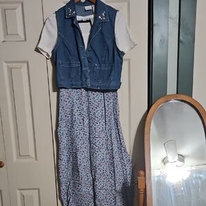 Bobbie Brooks Dress With Removable Vest.